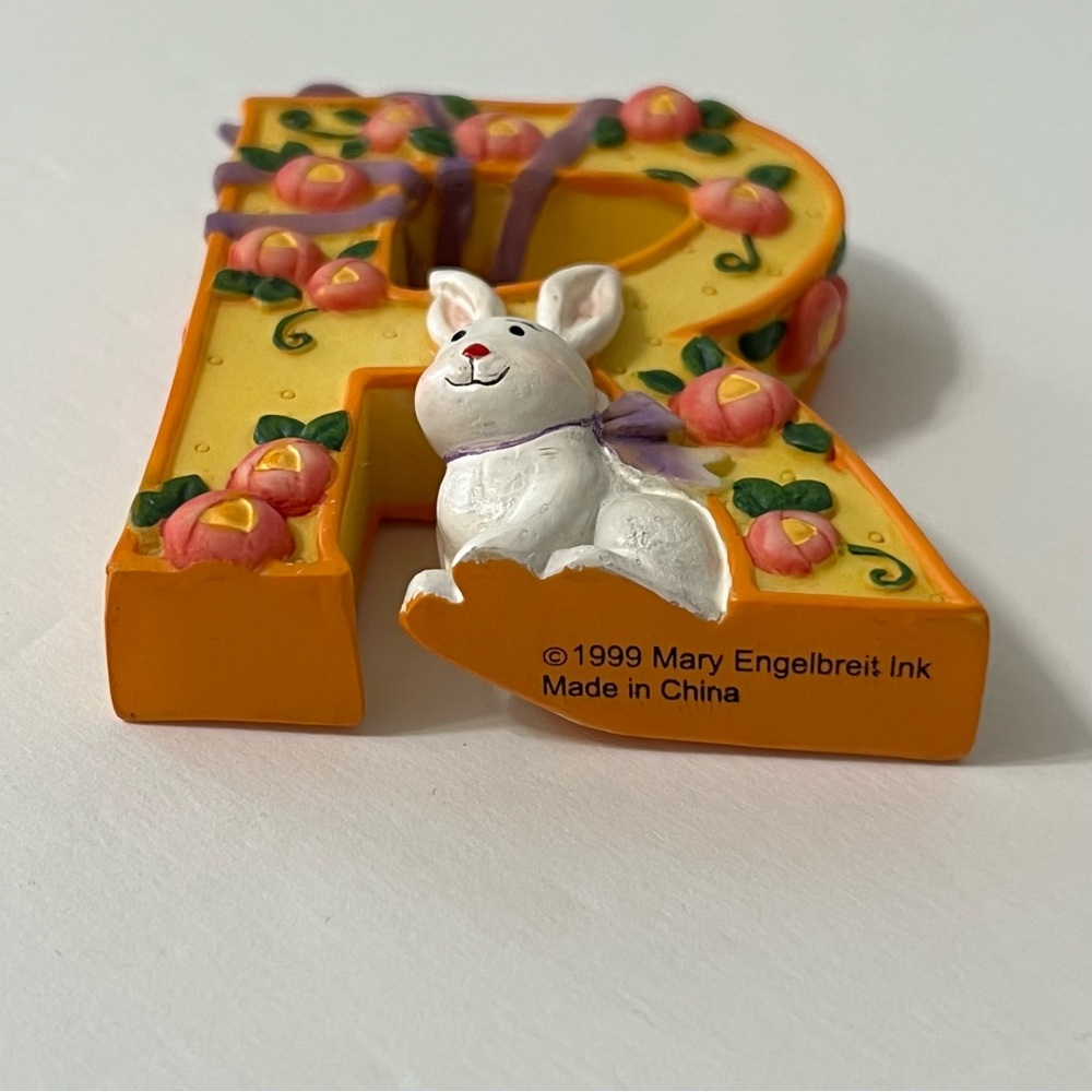 Mary Engelbreit Retired 1999 Resin Alphabet Letter R Rabbit Ribbon Roses - Picture 4 of 10